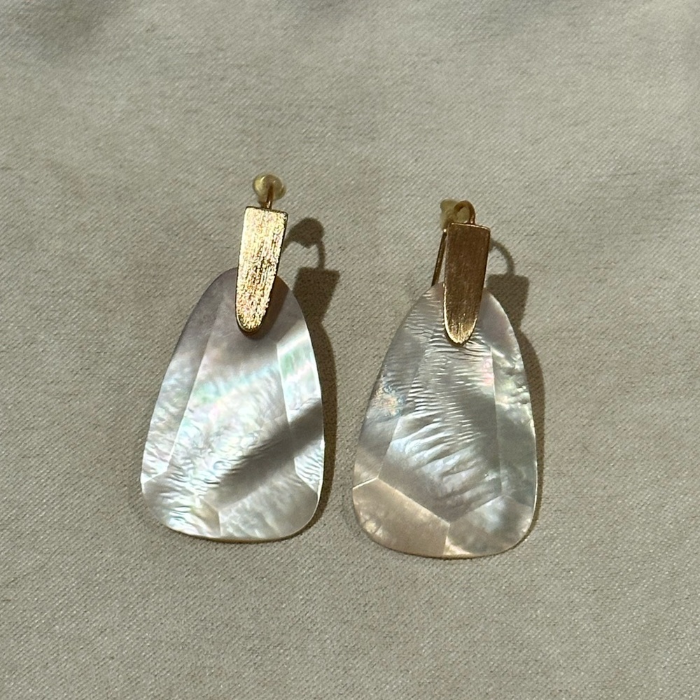 Kendra Scott Mother of Pearl Earrings
